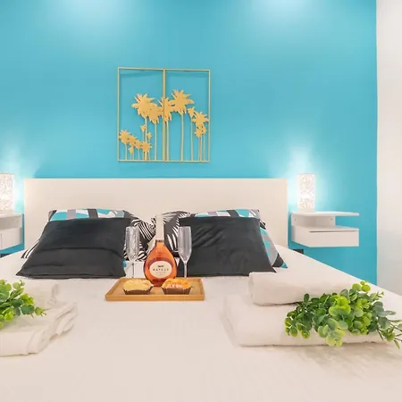 Beautiful & Fully Renovated 2Bd Apt - In City Center - 20 Meters From Beach Fuengirola Exterior photo