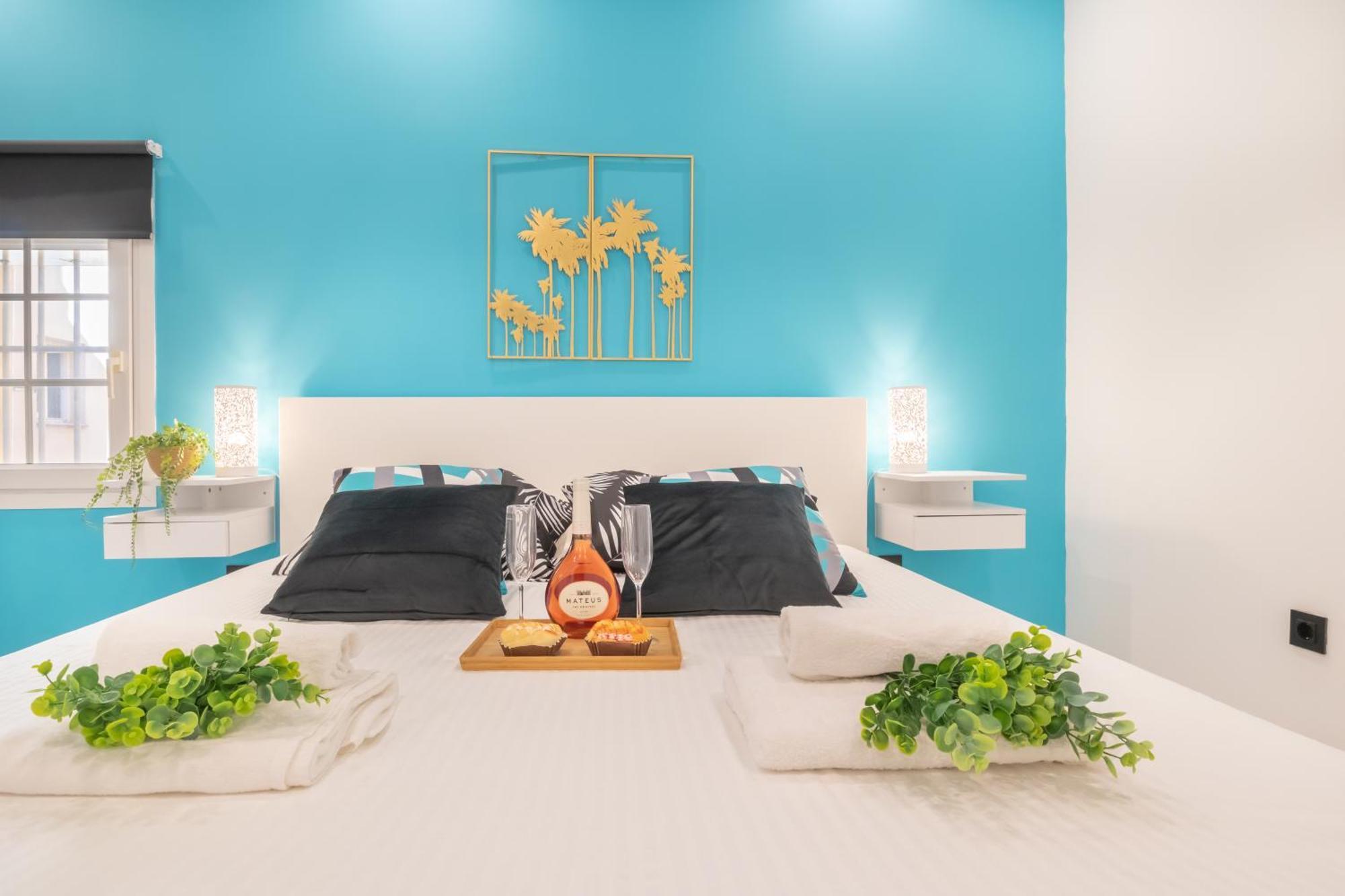 Beautiful & Fully Renovated 2bd - In Center - 20 Meters From Apartment